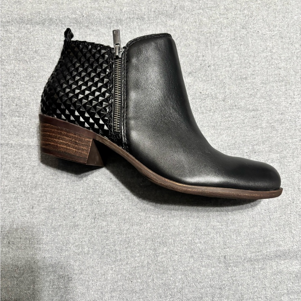 Lucky Brand Black Ankle Boots with Textured Back size 10 women